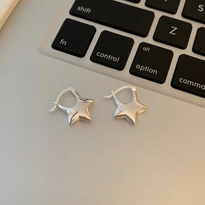 Étoiles d'argent : Boucles d'oreilles pentagramme en argent 925