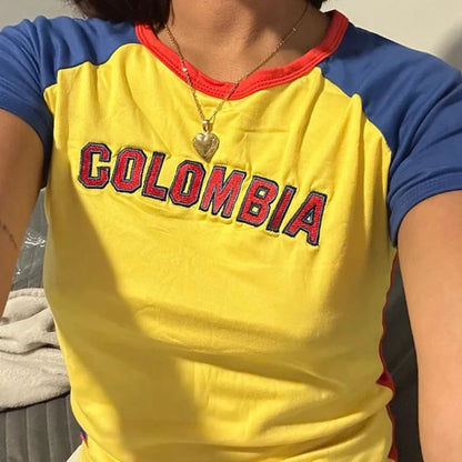 Fogo e estilo: top cropped estampado com arte colombiana