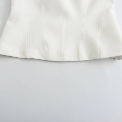 Blusa Glamour de Verão: Top Branco Halter Crop, Corte Sensual e Fresco para Mulheres Modernas