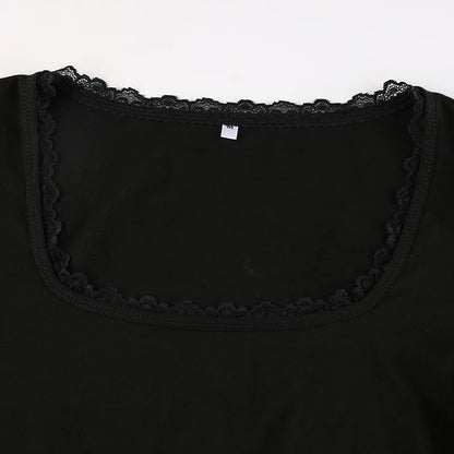 Encanto de Encaje Vintage - Blusa Crop Negra de Manga Larga Ajustada para Mujer