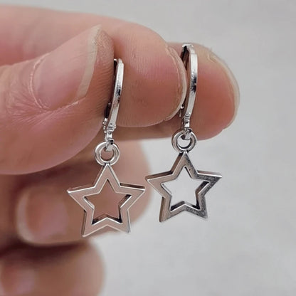 Estrellitas Brillantes: Pendientes de Moda para Mujeres