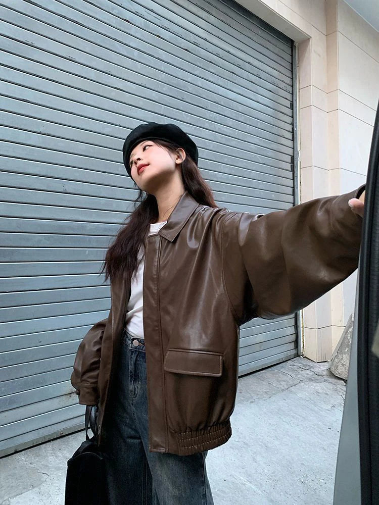 Jaqueta vintage de couro sintético para mulheres: estilo moto, urbano e sofisticado