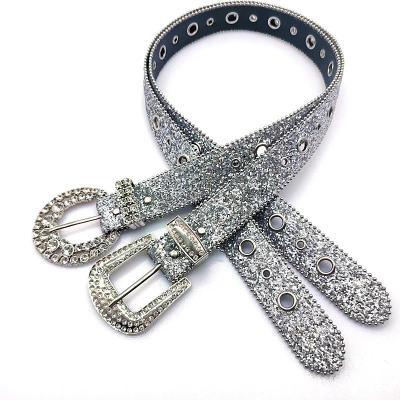 Estrella de la Moda: Cinturón de Cuero con Diamantes de Imitación