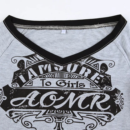 Elegancia Otoñal: Blusa de Manga Larga con Estilo V-Cuello y Estampado de Cartas - Dizzy Four