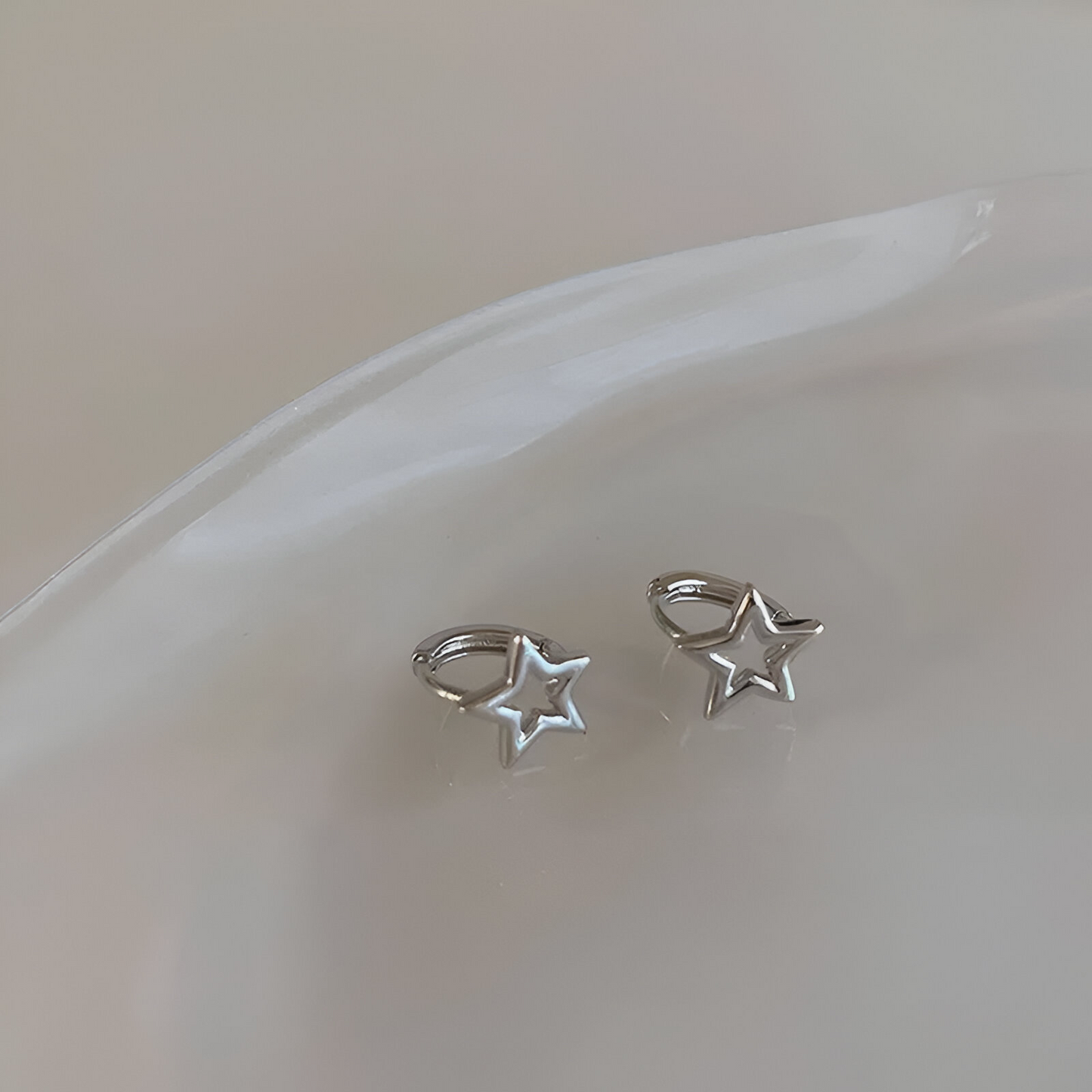 Étoiles chanceuses en argent : boucles d'oreilles étoile pentagramme