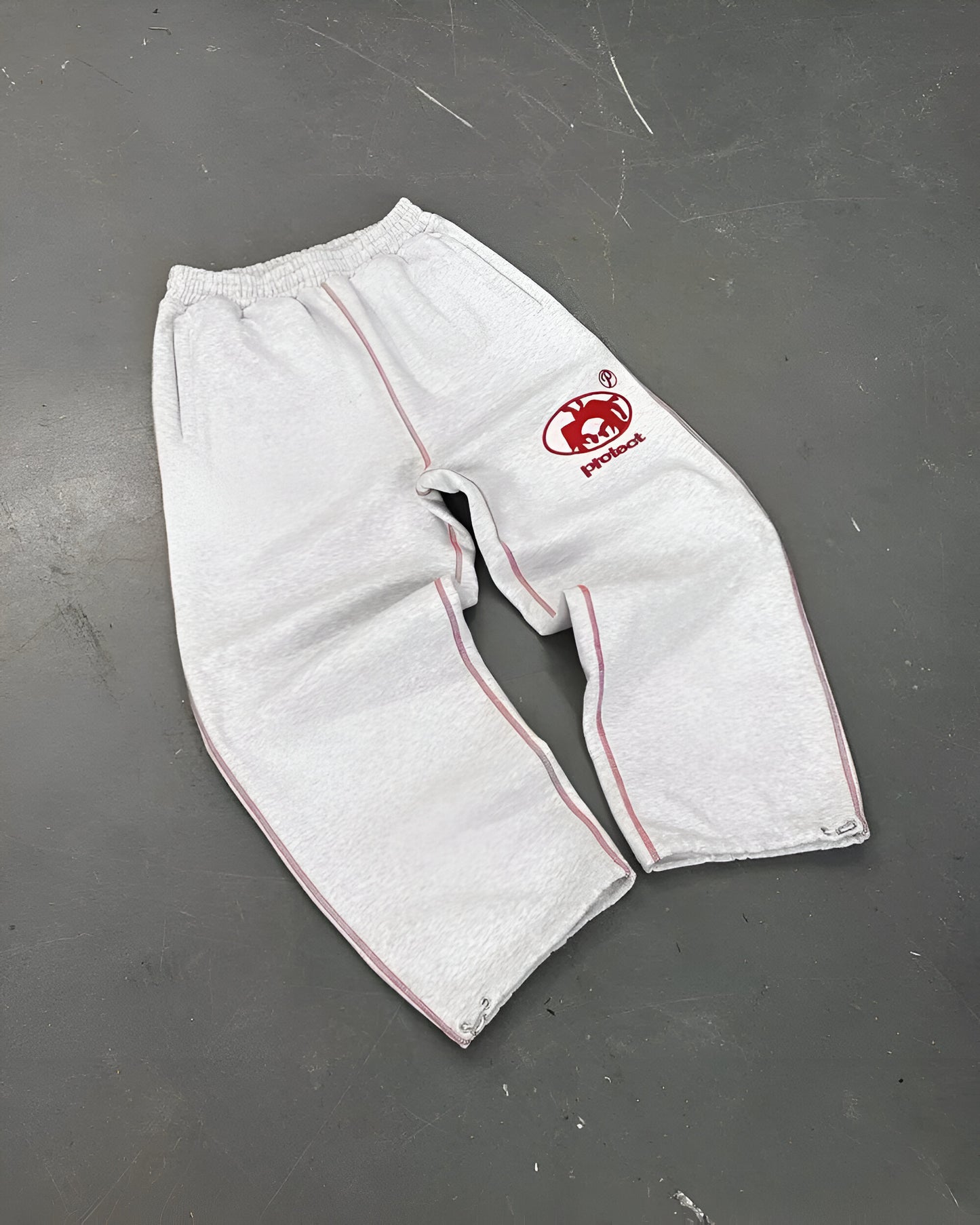 UrbanFlex Pantalones Relajados de Letras Bordadas