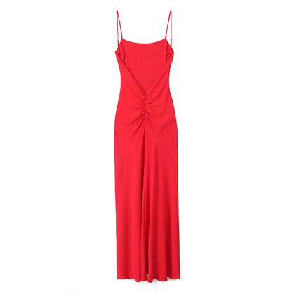 Robe rouge sans manches avec dos ouvert et bretelles