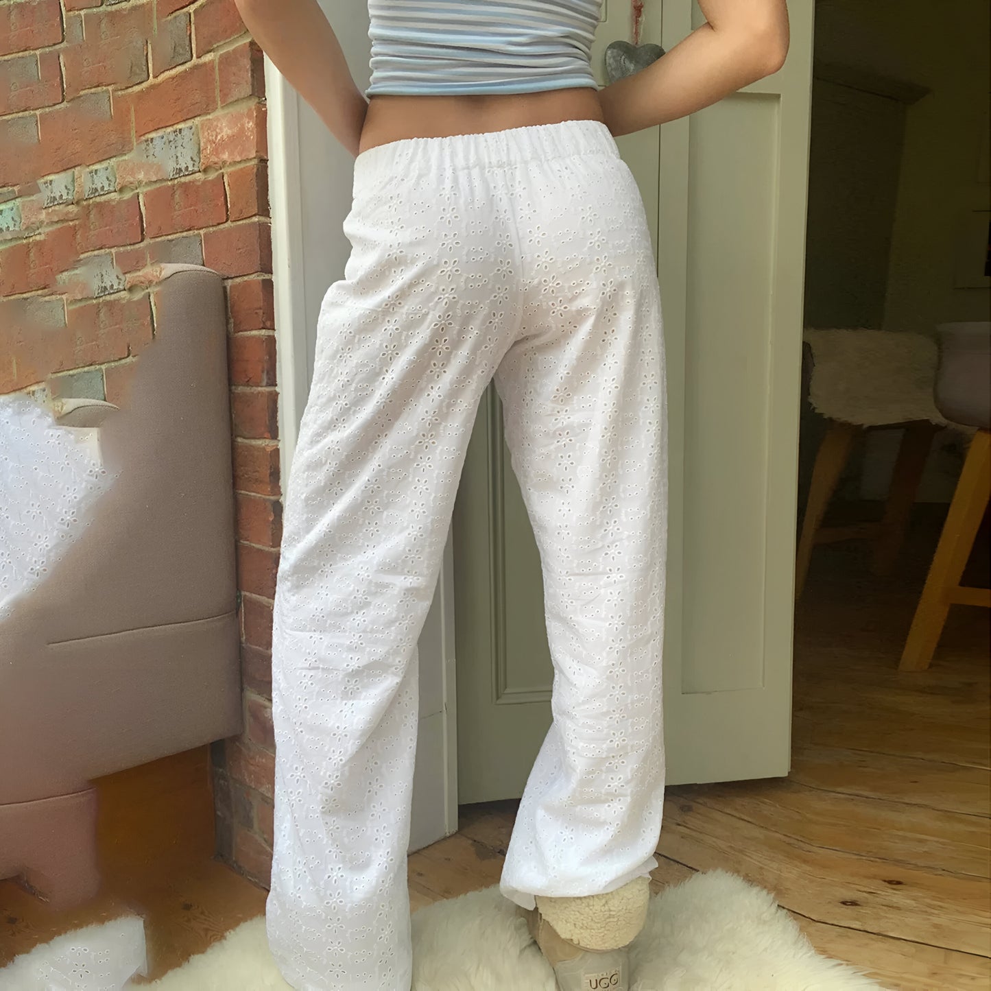 pantalon baggy vintage Y2K avec détails floraux