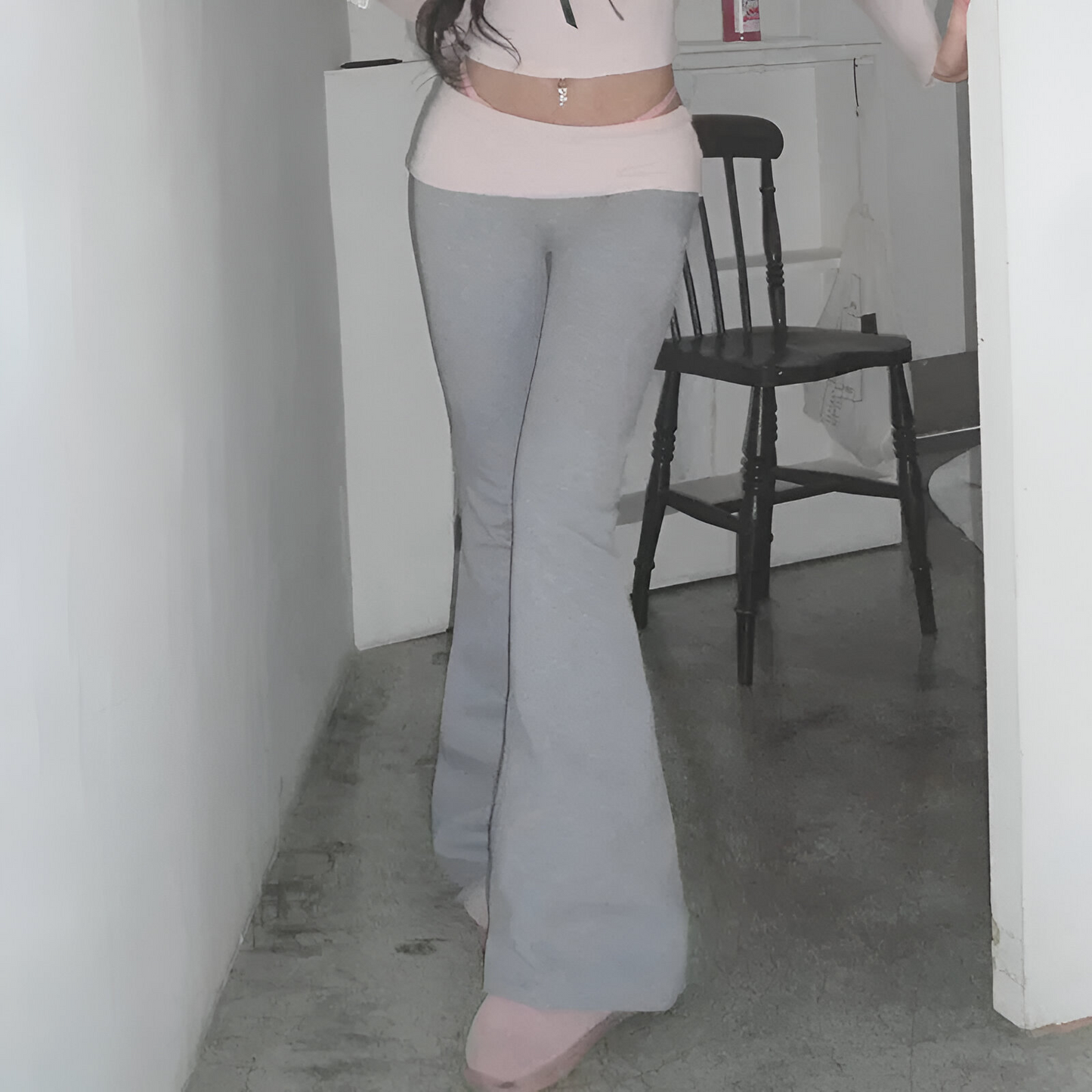 Pantalon évasé contrasté en gris