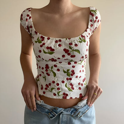 Camiseta recortada com estampa retrô de frutas